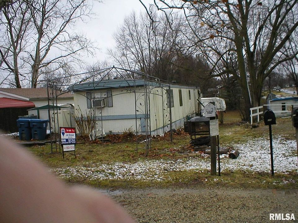 2nd image of 205 N Redwood Ave