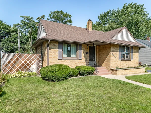 8350 Walnut Dr, Munster, IN 46321