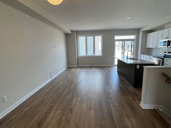 3rd image of 33 Watchim St