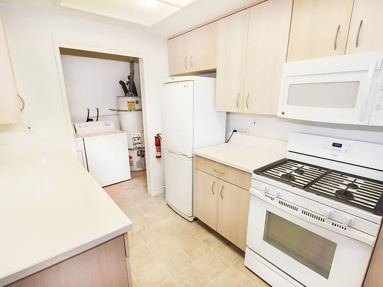1300 Seacoast Dr #B — Photo 24