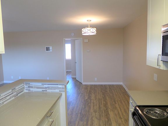 3rd image of 3209 Meade Ave #10