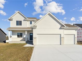 335 NW Woodmoor Dr, Waukee, IA 50263