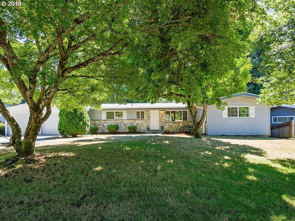 1st image of 3825 E 8th St
