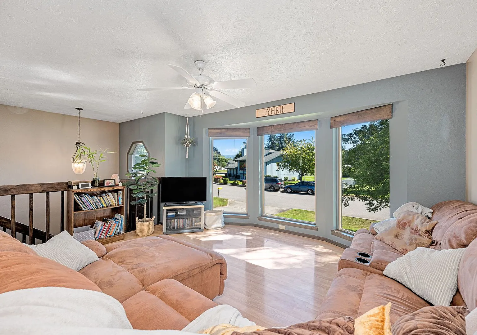 Updated 4BR Split-Level in Spokane Valley - Deck, 2-Car Garage & Daylight Basement — Photo 4