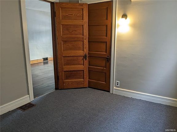 5th image of 24 Woodside Ave