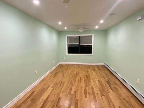3rd image of 6522 Utopia Pkwy Floor 2