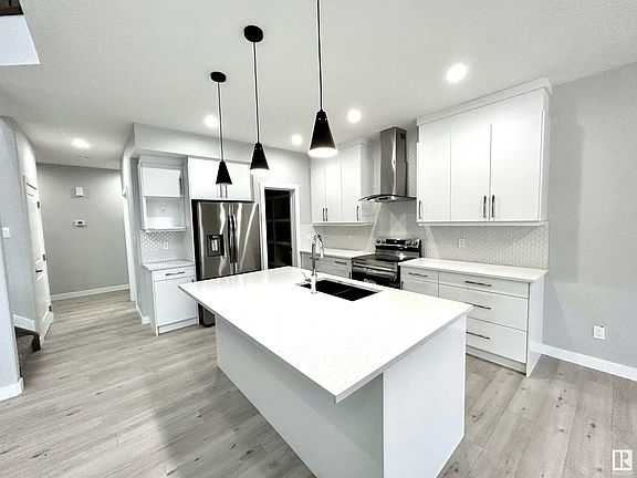 2nd image of 1567 Esaiw Pl