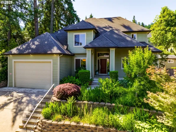 6843 Holly St, Springfield, OR 97478