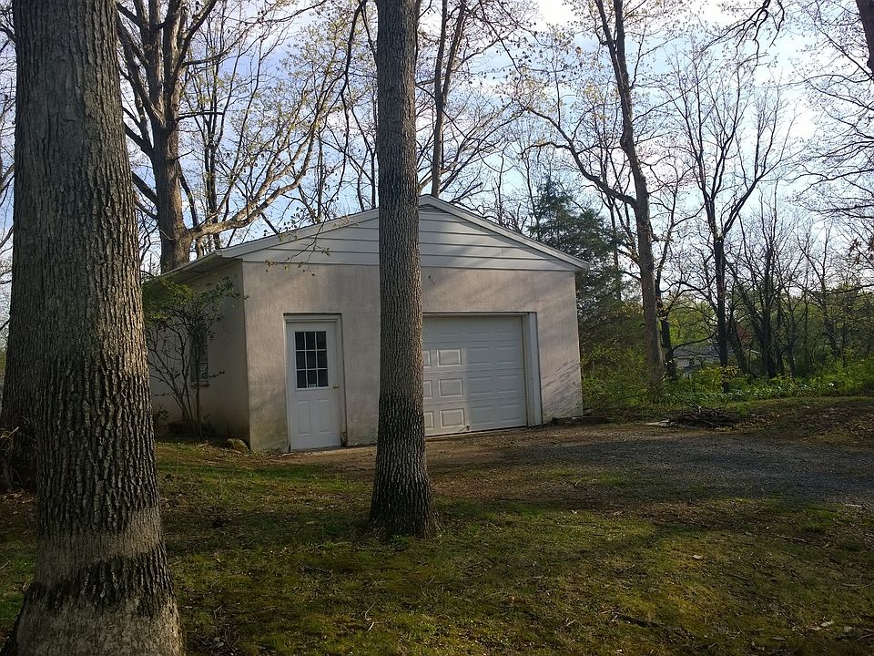 2nd image of 446 Shuler Rd