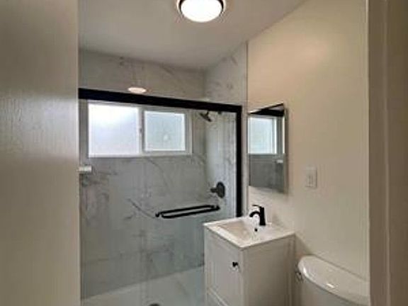 4th image of 4744-4746 1/2 Marlborough Dr #4746
