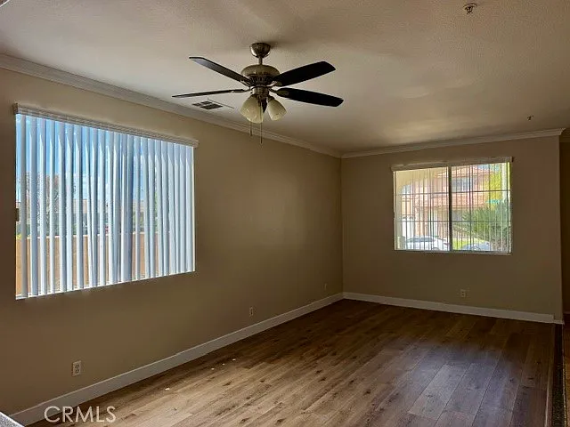 5 bed, 2830 sqft, $3,600 — Photo 2