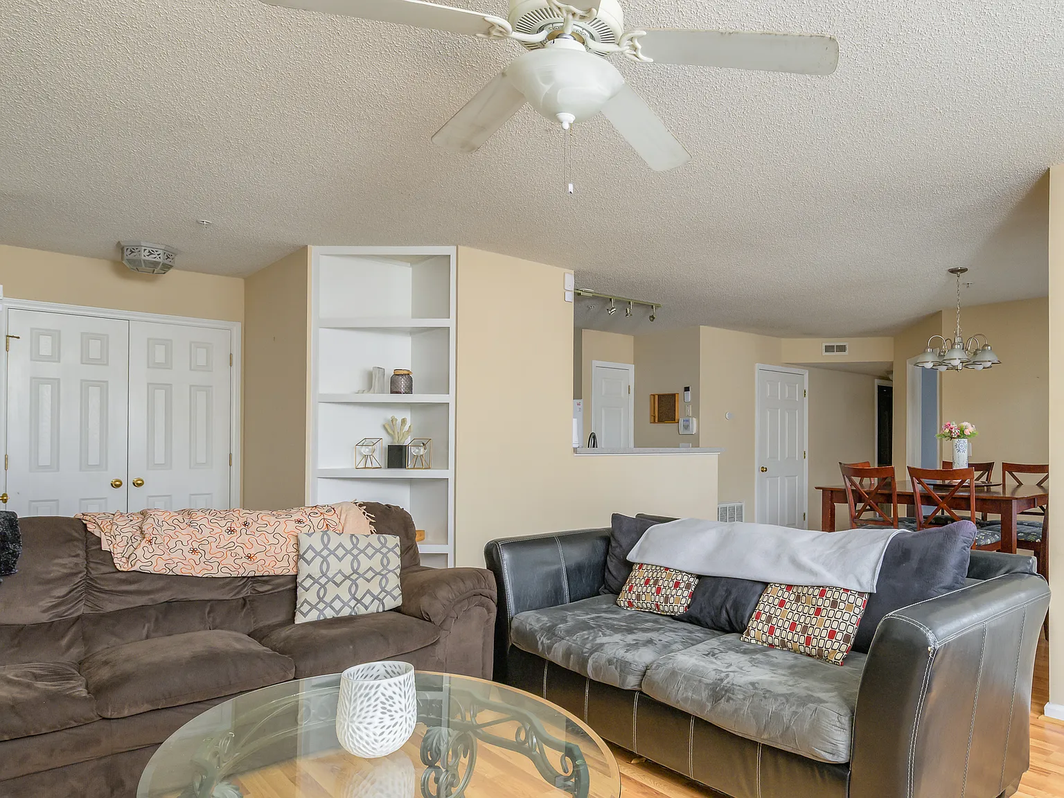 2 bed, 1144 sqft, $1,600 — Photo 2