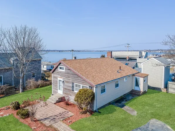 12 Sedgewick Rd, Fairhaven, MA 02719