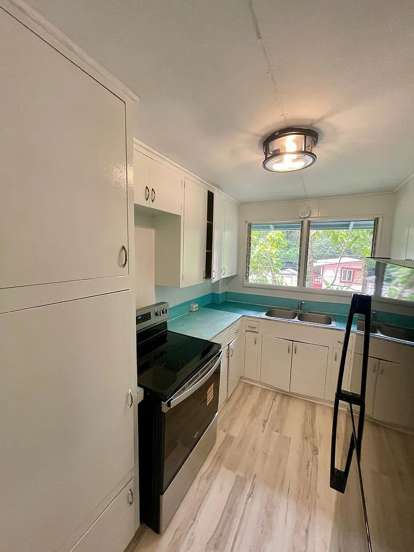 Cozy, Spacious, Clean & Nostalgic Home in Palolo Valley. — Photo 4