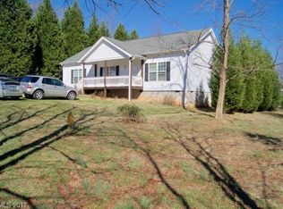 516 Brown Rd, Candler, NC 28715