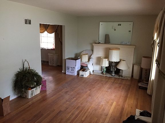 3rd image of 5467 Pernod Ave