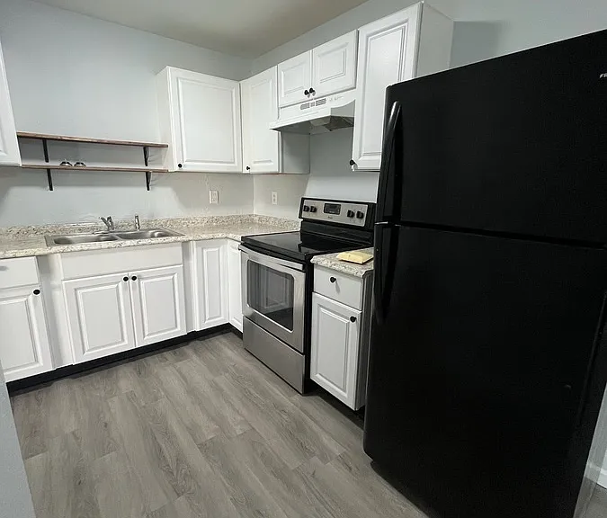 326 Stratford Way #2 — Photo 2