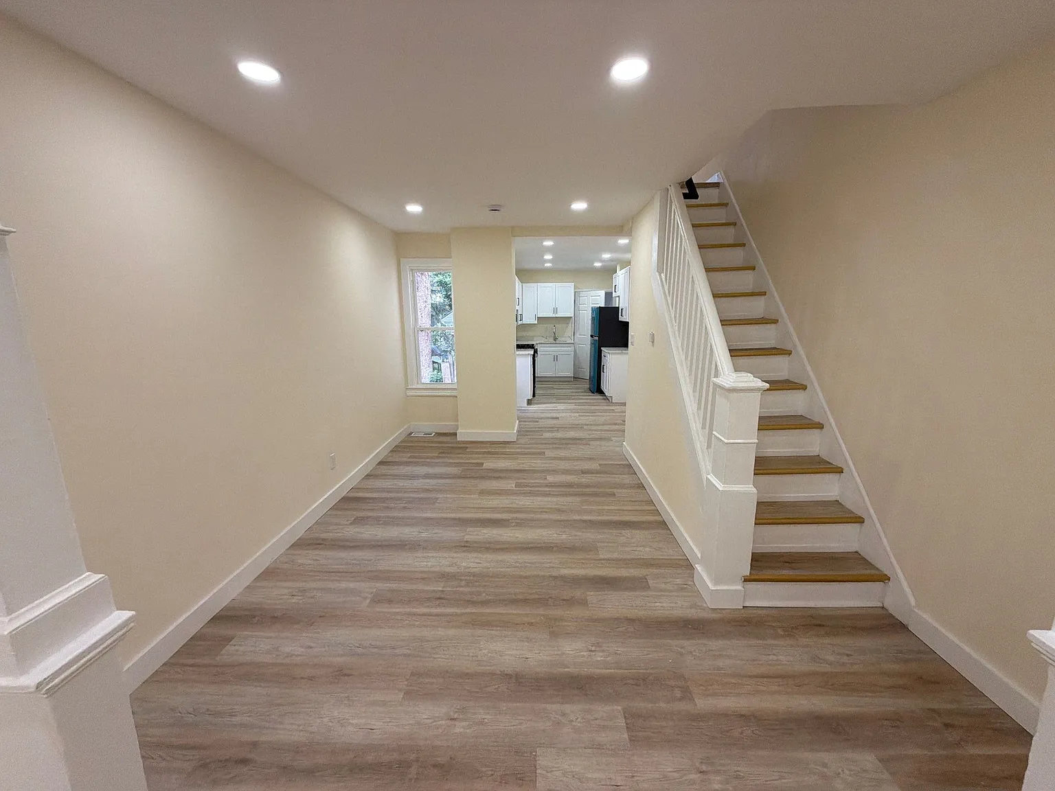 3 bed, 1196 sqft, $2,100 — Photo 4