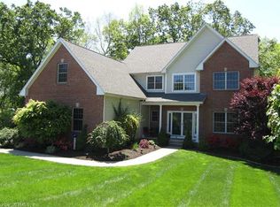 8 Smith Farm Rd, Cromwell, CT 06416