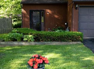 23B Woodcliffe Dr, Clifton Park, NY 12065