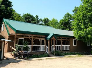 9825 Beckett Rd, Johannesburg, MI 49751