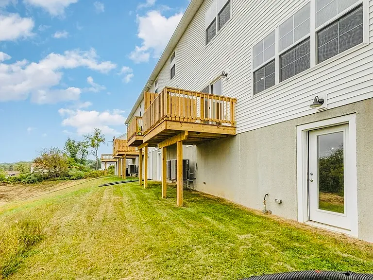 7884 Briarwood Dr — Photo 26