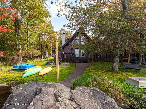 1455 Waterfront Dr, Tobyhanna, PA 18466