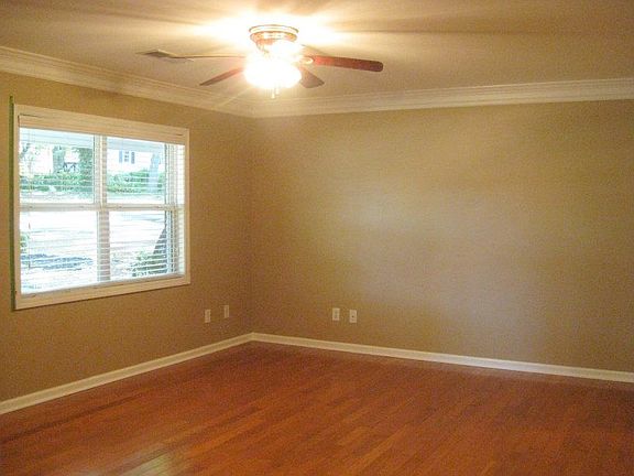 2nd image of 489 Freyer Dr
