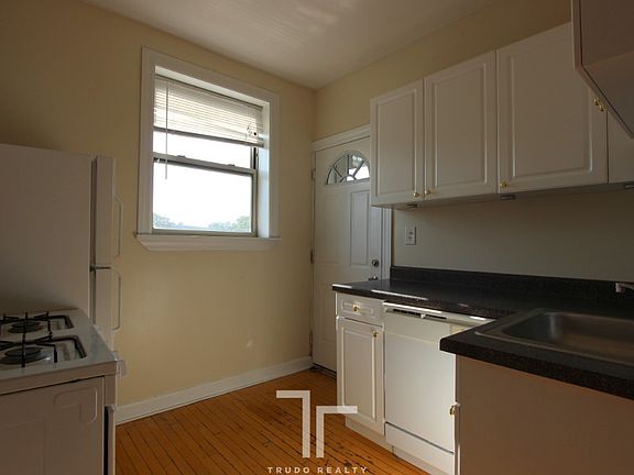 5th image of 550 W Aldine Ave #552-3S