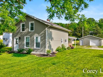 413 W Riverside Dr, Ionia, MI, 48846