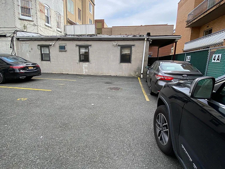 1818 Bath Ave #1 — Photo 7