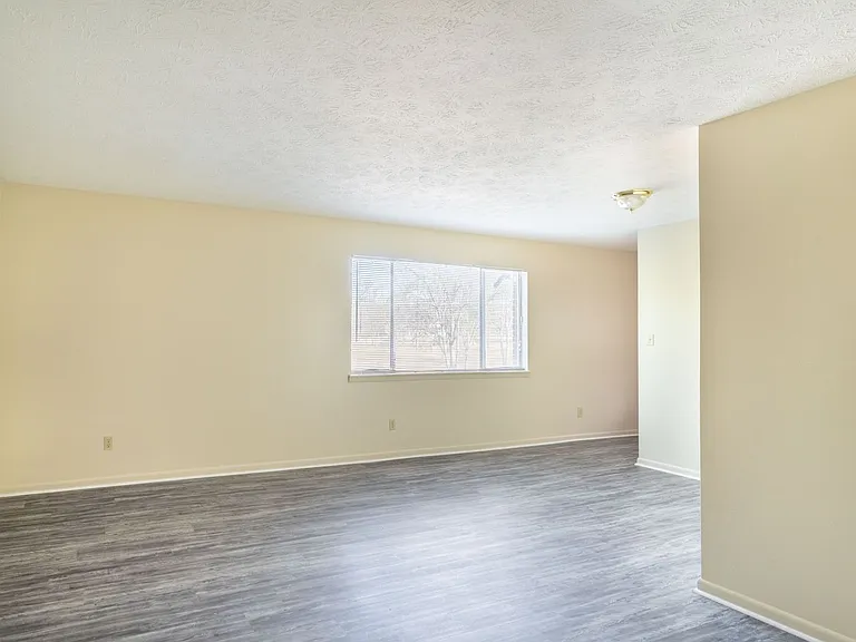 410 Church Ave NE — Photo 9