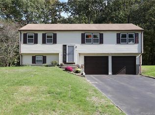 15 Matthew Ln, Windsor, CT 06095