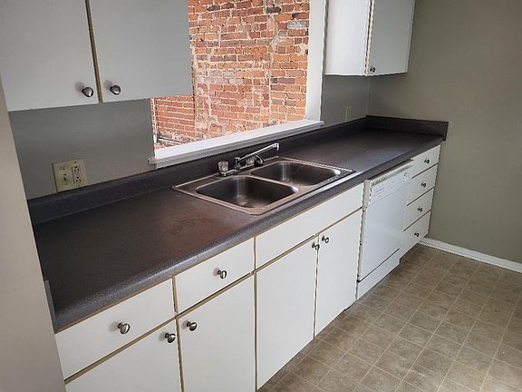 4th image of 138 18th St #308