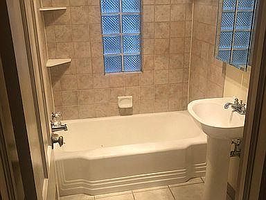 3rd image of 6039 36th Ave #2