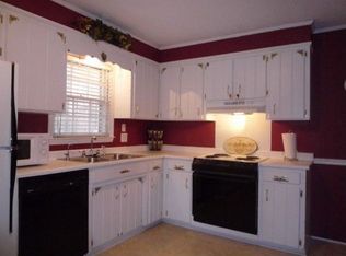 2 Cedar Ln, Simpsonville, SC 29388