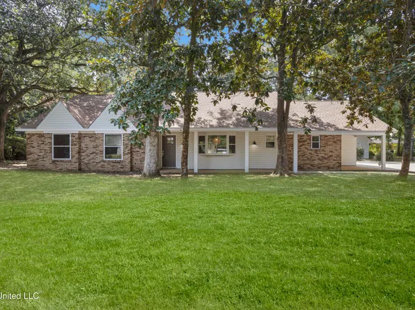 3312 Magnolia Ln, Ocean Springs, MS 39564