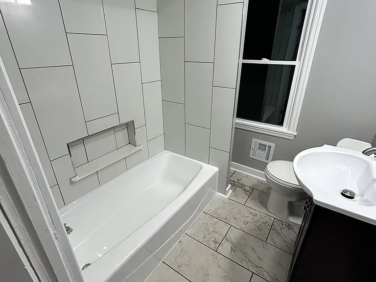 1116 Montana Ave — Photo 3