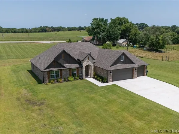 10860 E 450th Rd, Claremore, OK 74017