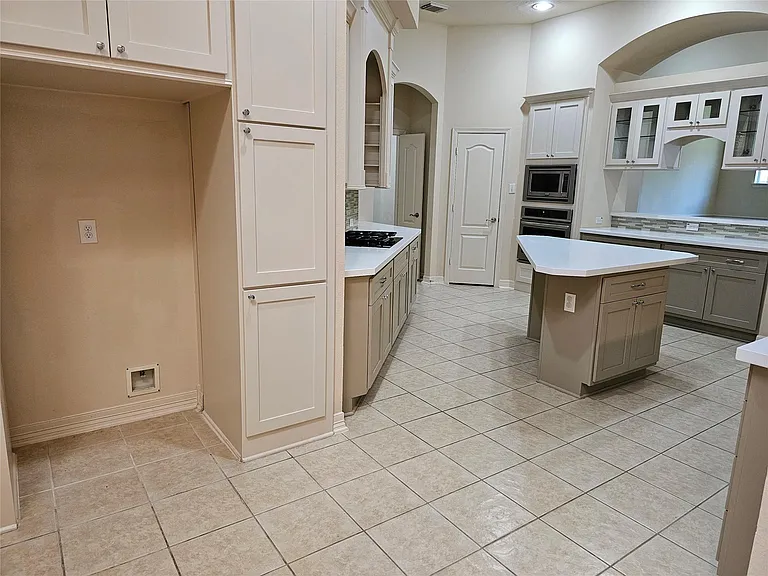 3218 Waters Edge Dr — Photo 13