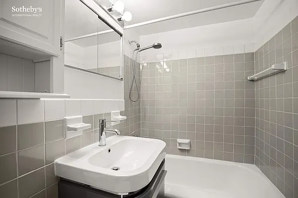 Sold by Sotheby's International Realty | media 15