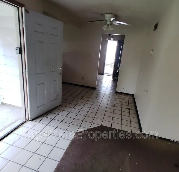 1308 Saint Stephens Dr — Photo 5