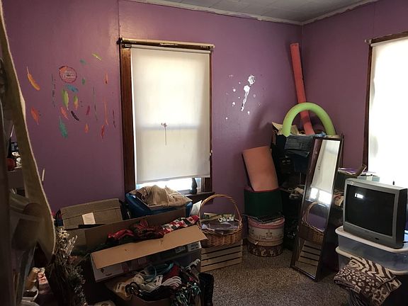 4th image of 108 Belton Ave
