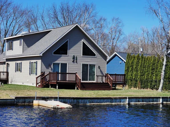 107 Shawnee Trl, Prudenville, MI 48651
