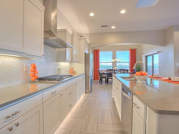 Kitchen - Tiffany Petroglyph Estates