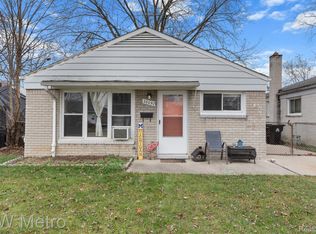 26092 Lehner St, Roseville, MI 48066