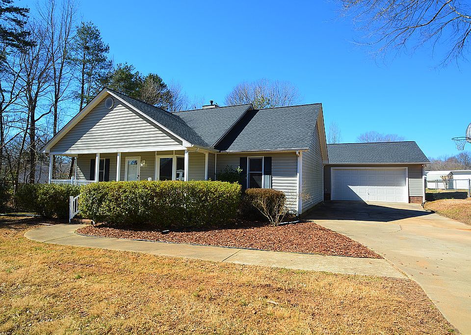 1st image of 501 Veterans Dr
