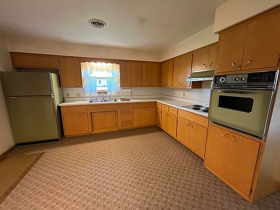 3rd image of 207 West St