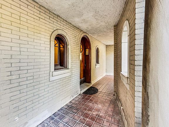 3rd image of 2221 W Farwell Ave #2
