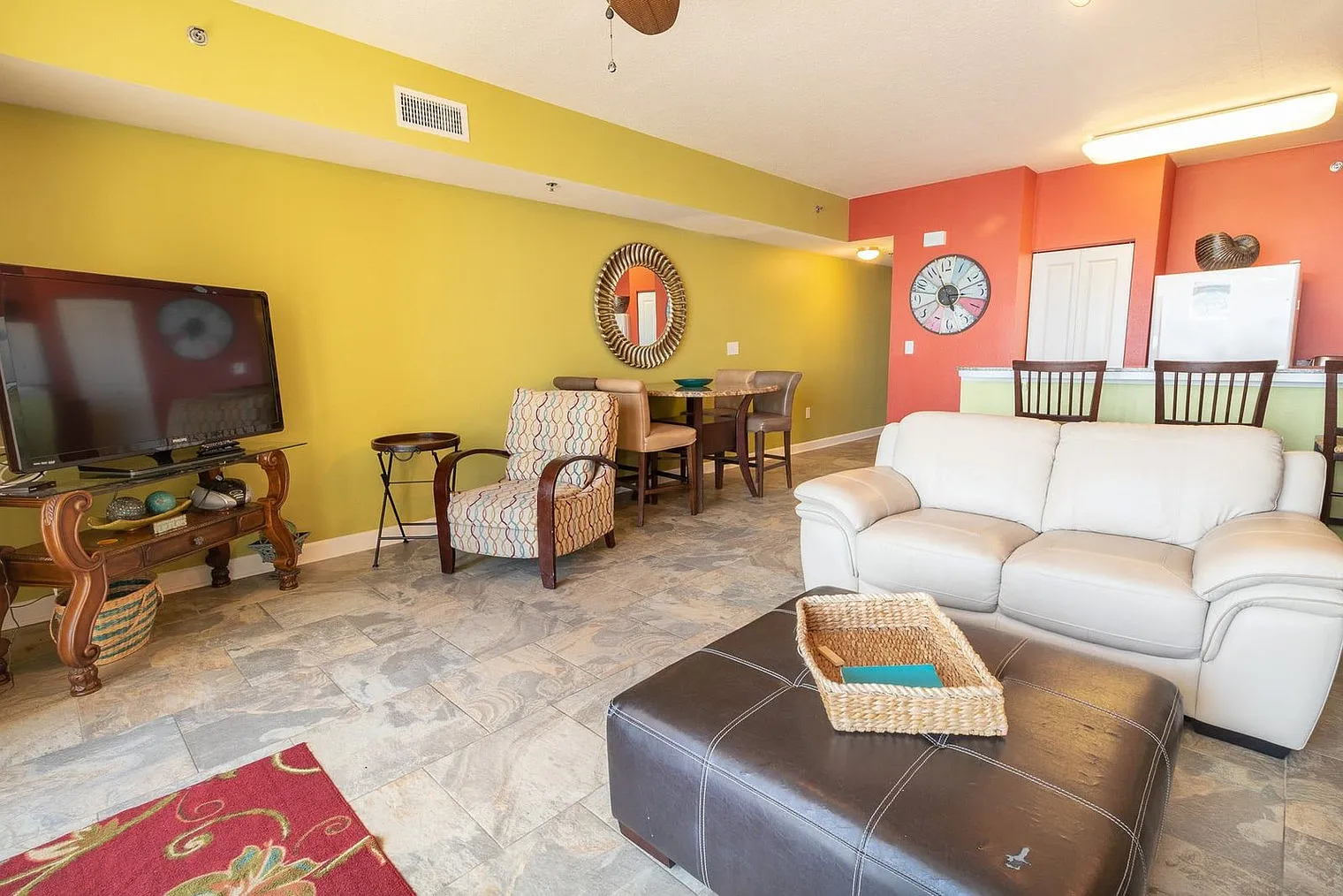 2 bed, 3.0 bath, 1184 sqft, $3,351 — Photo 1